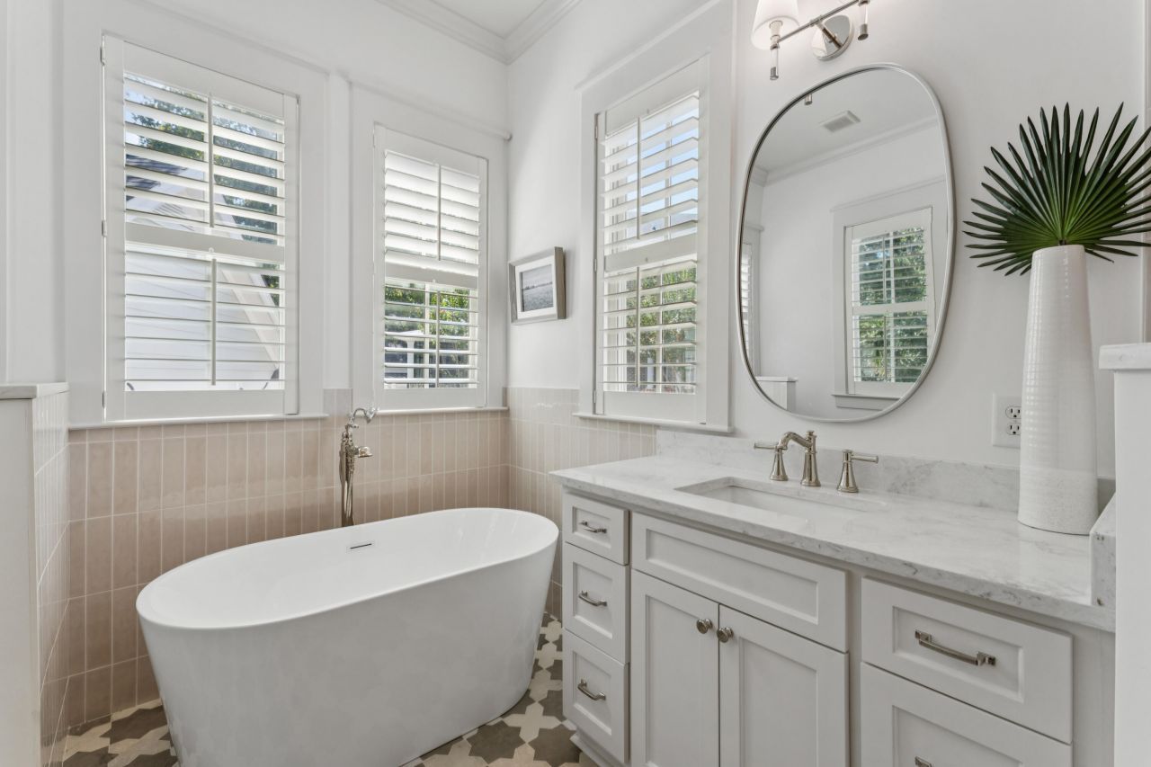 396 Evian Way Photo 37