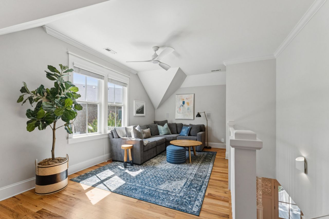 396 Evian Way Photo 42