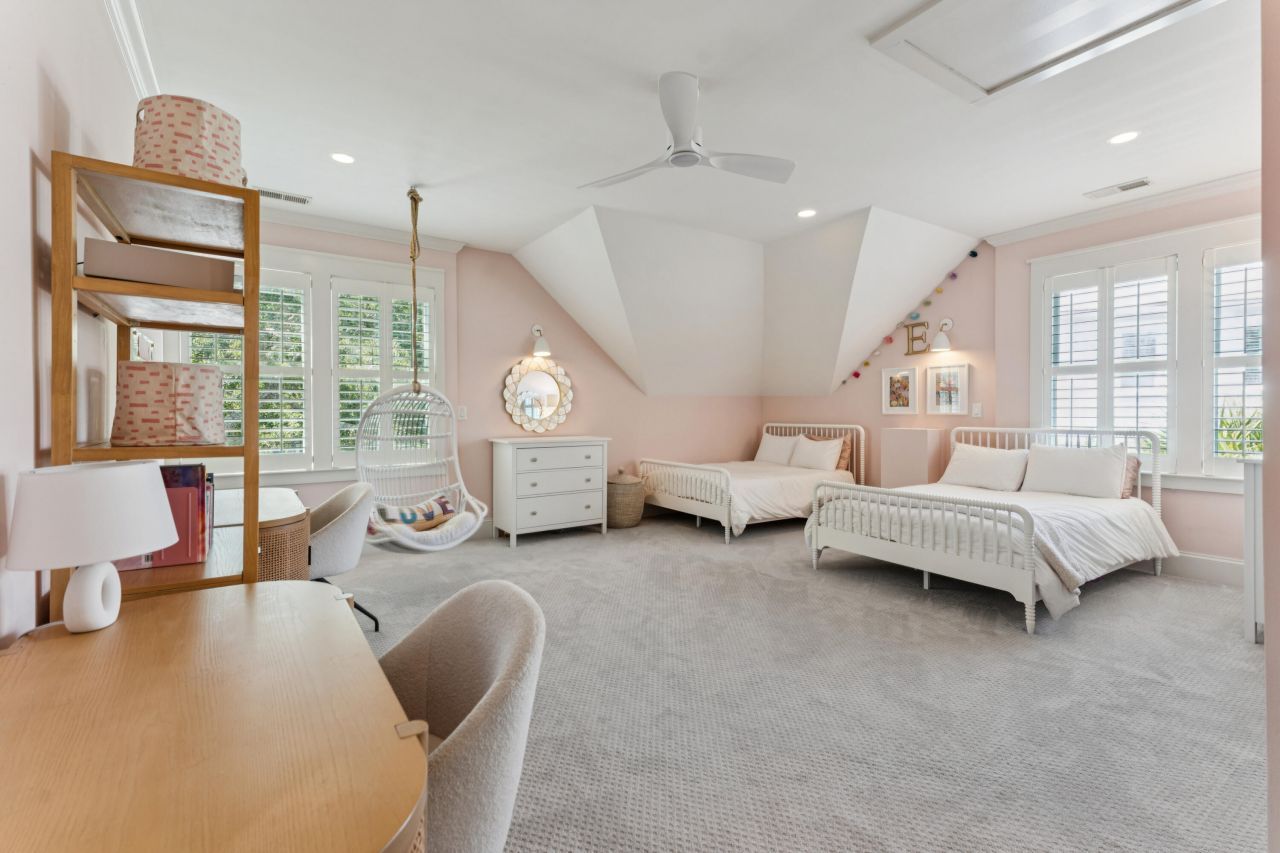 396 Evian Way Photo 49