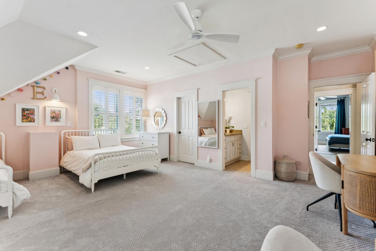 396 Evian Way Photo 52