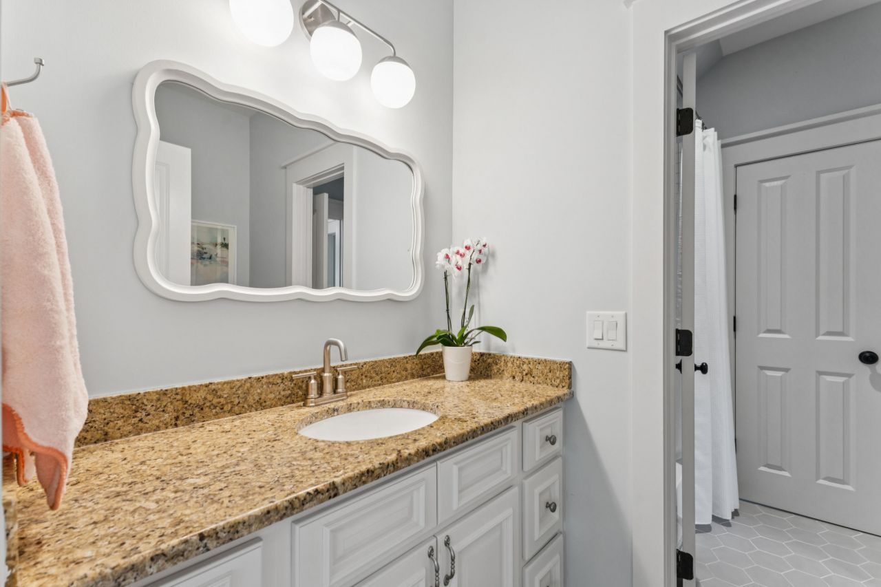 396 Evian Way Photo 53