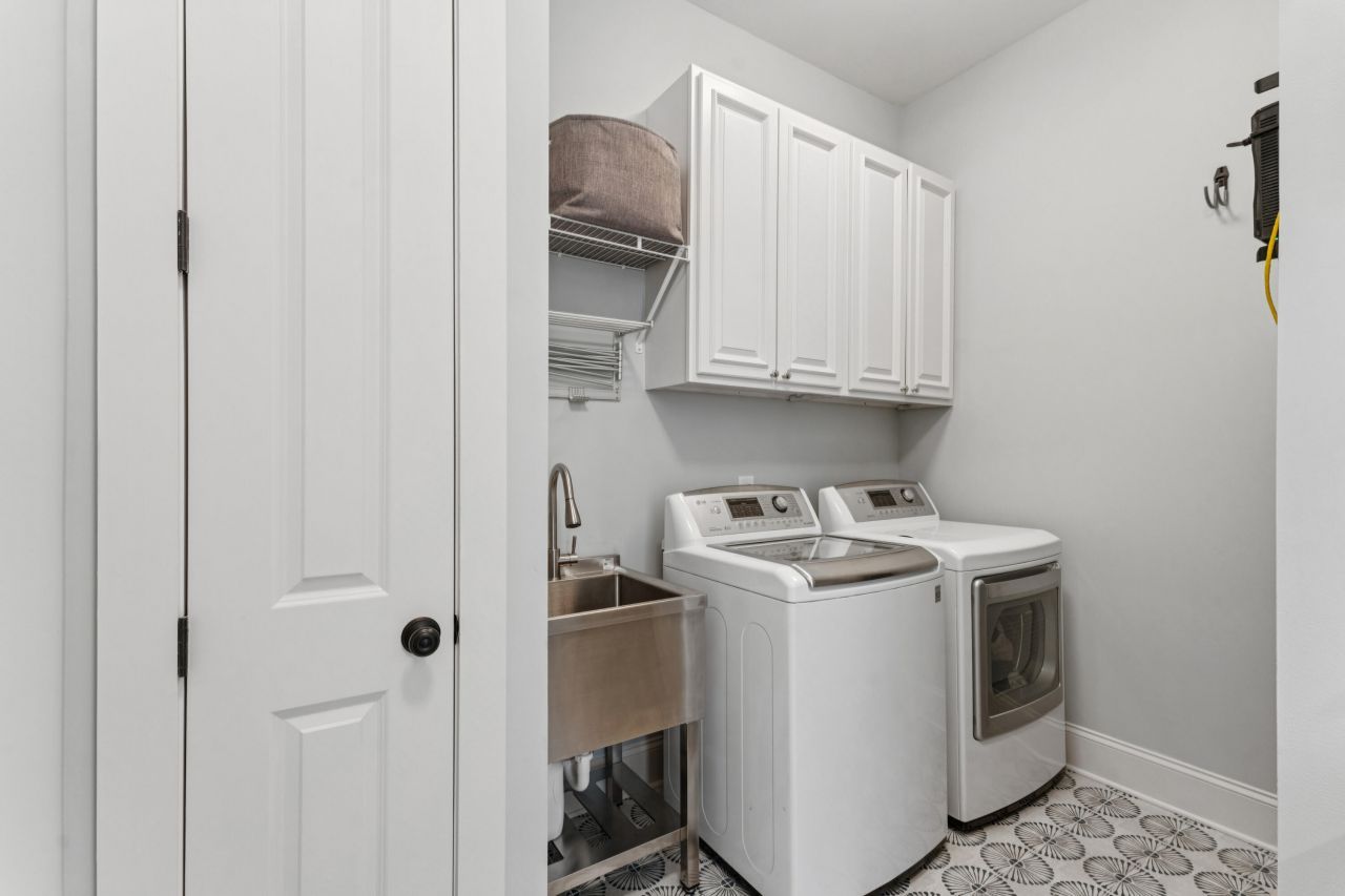 396 Evian Way Photo 54