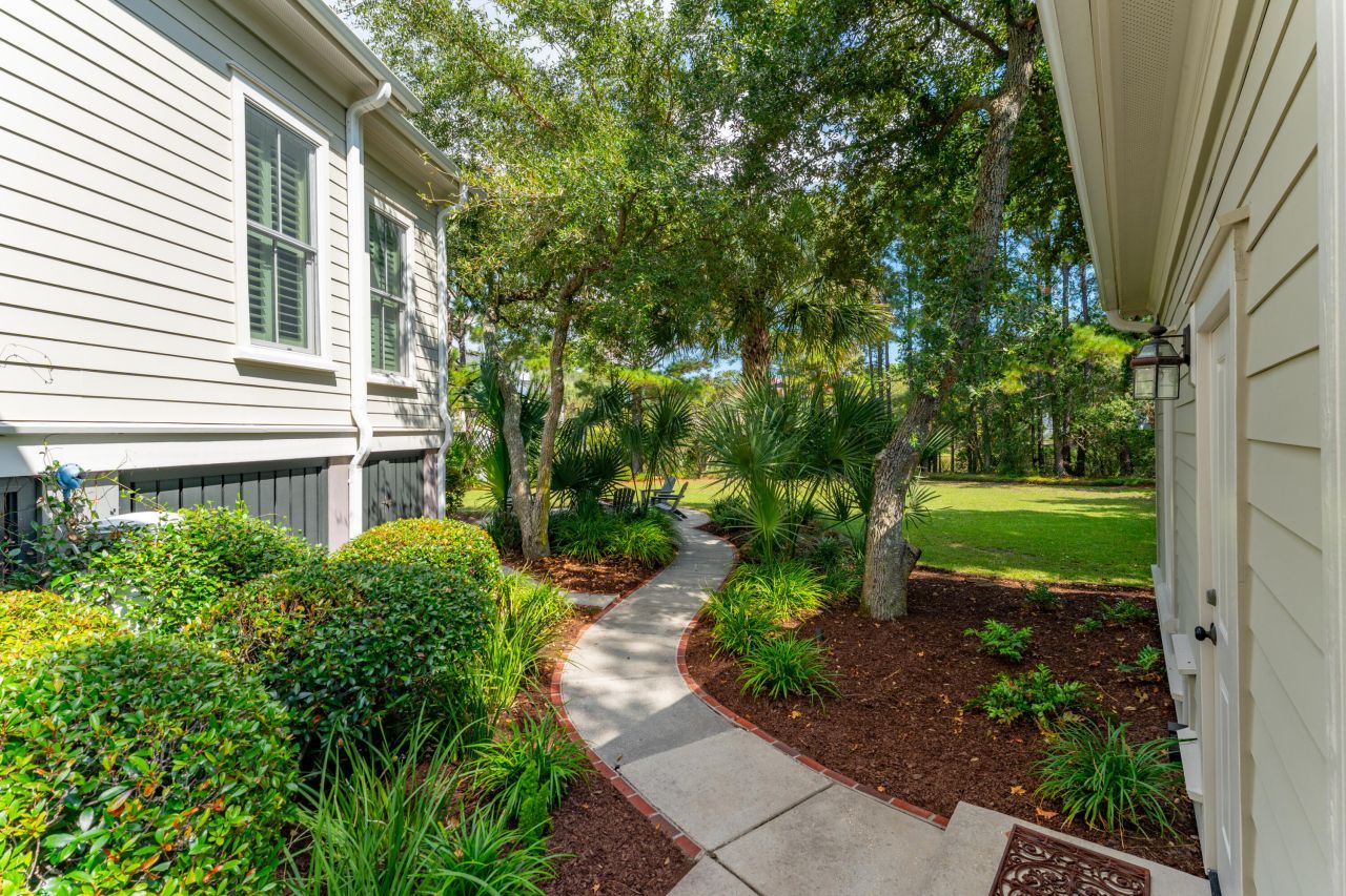 396 Evian Way Photo 57