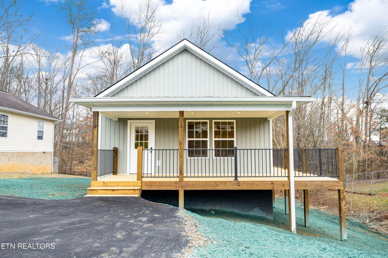 2508 Grotto Lane, Sevierville, TN 37876 Main Photo