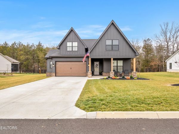 248 Sesame St, Lenoir City, TN 37772