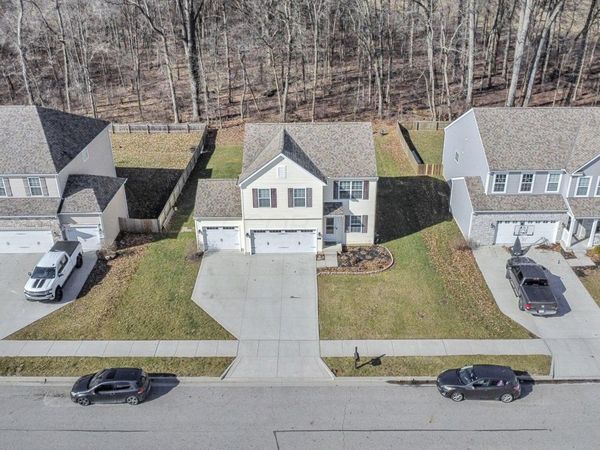 215 Mannaseh Drive W, Granville, OH 43023