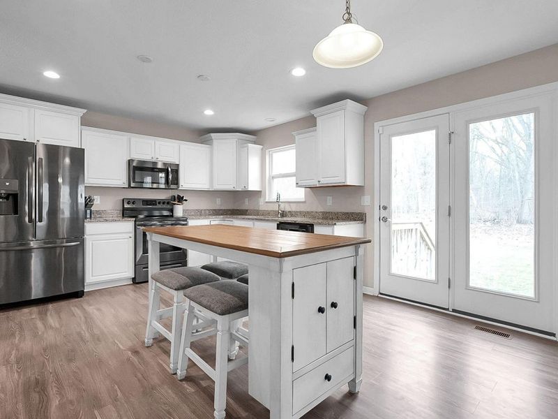 215 Mannaseh Drive W, Granville, OH 43023 Photo 10