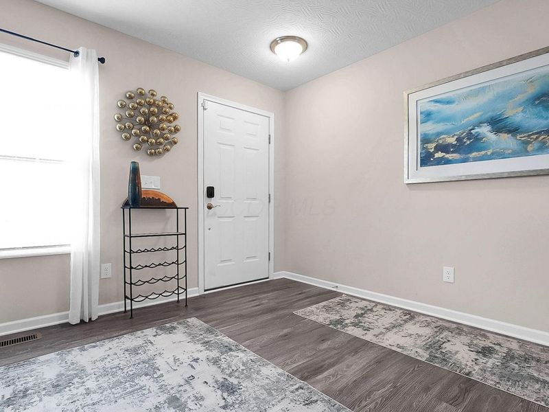 215 Mannaseh Drive W, Granville, OH 43023 Photo 6