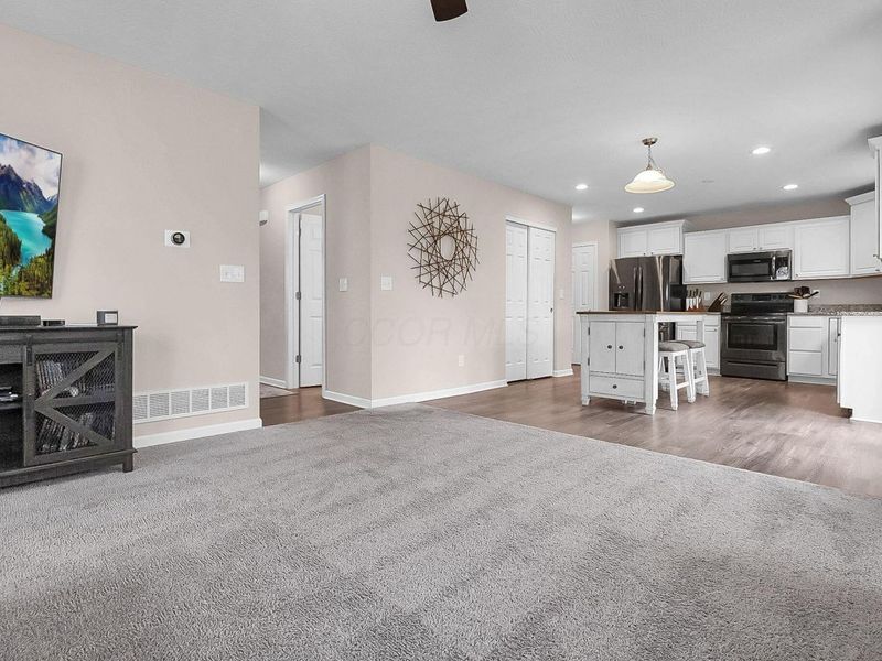 215 Mannaseh Drive W, Granville, OH 43023 Photo 8