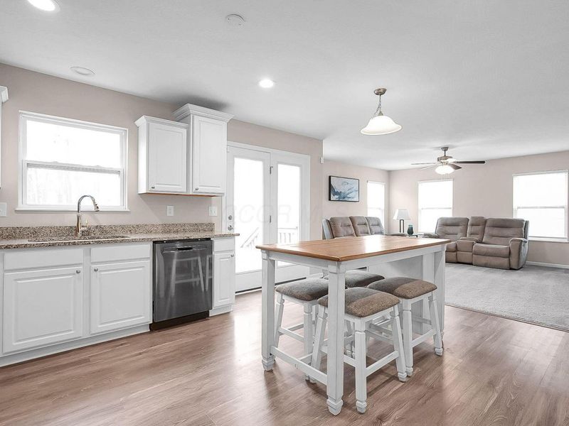 215 Mannaseh Drive W, Granville, OH 43023 Photo 9