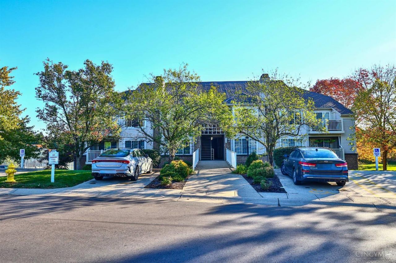 9940 Regatta Drive, Unit 104, Colerain Township, OH 45252 Main Photo