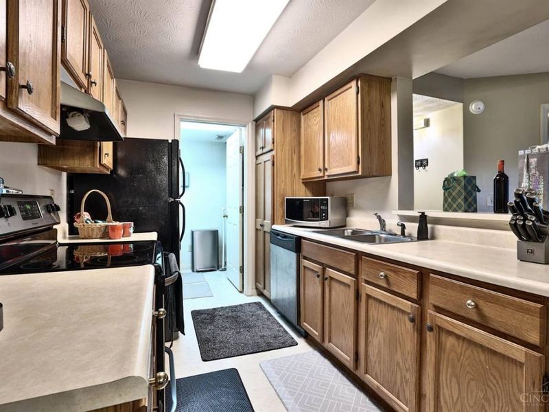 9940 Regatta Drive, Unit 104, Colerain Township, OH 45252 Photo 14