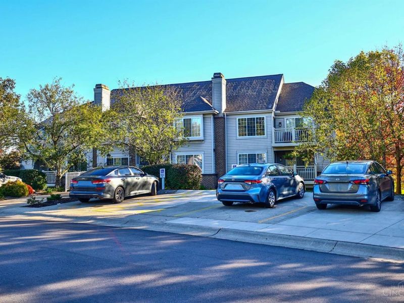 9940 Regatta Drive, Unit 104, Colerain Township, OH 45252 Photo 2