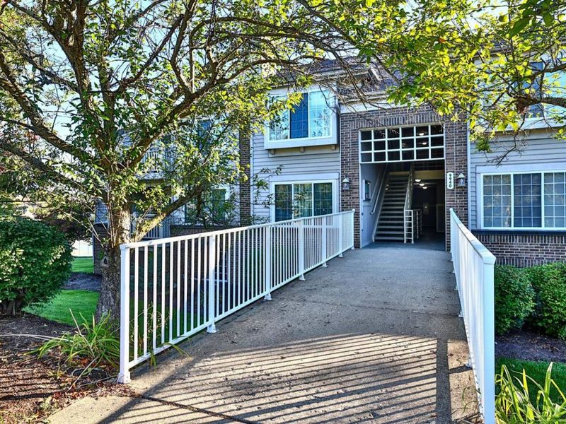 9940 Regatta Drive, Unit 104, Colerain Township, OH 45252 Photo 3