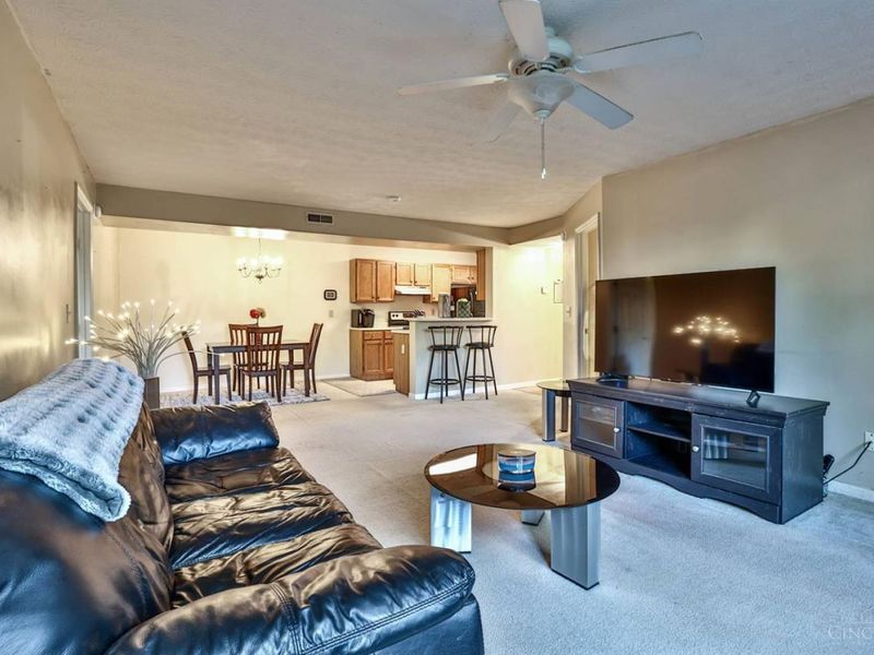 9940 Regatta Drive, Unit 104, Colerain Township, OH 45252 Photo 8