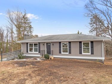 115 DEERWOOD DR, Charlottesville, VA 22911