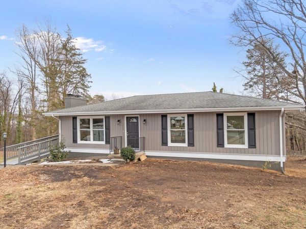 115 DEERWOOD DR, Charlottesville, VA 22911