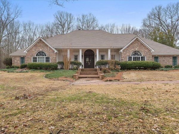 2205 E 3rd Street, Forest, MS 39074