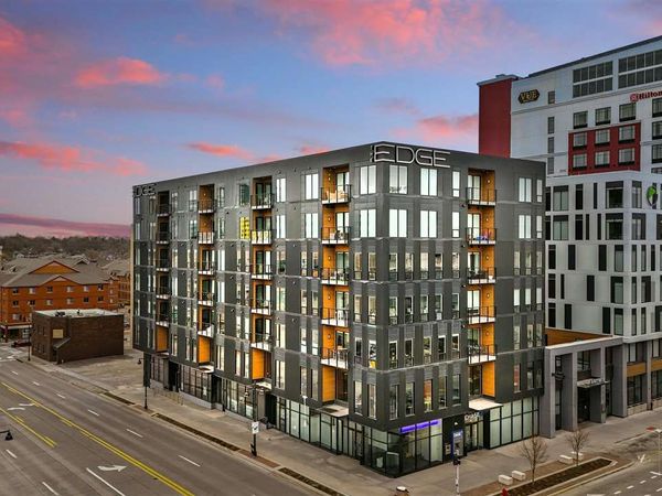 300 S Clinton St, Unit 706, Iowa City, IA 52240