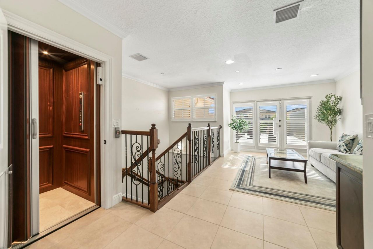 1849 NE 26th Avenue, Unit 2, Fort Lauderdale, FL 33305 Photo