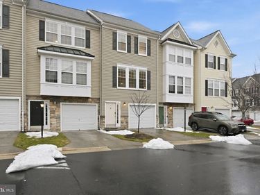 22987 FONTWELL SQUARE, STERLING, VA 20166