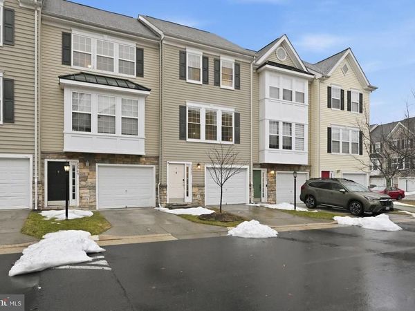 22987 FONTWELL SQUARE, STERLING, VA 20166