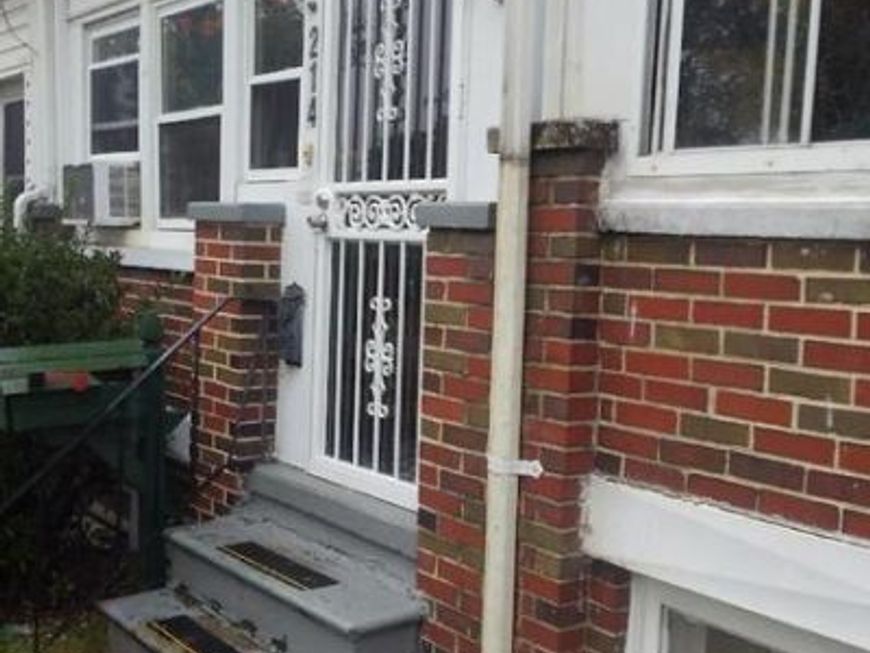 216 Washburn Avenue, Baltimore, MD 21225 Main Photo