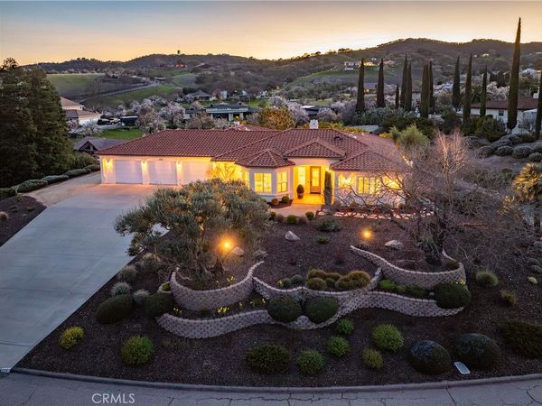 2261 Almond Springs, Paso Robles, CA 93446