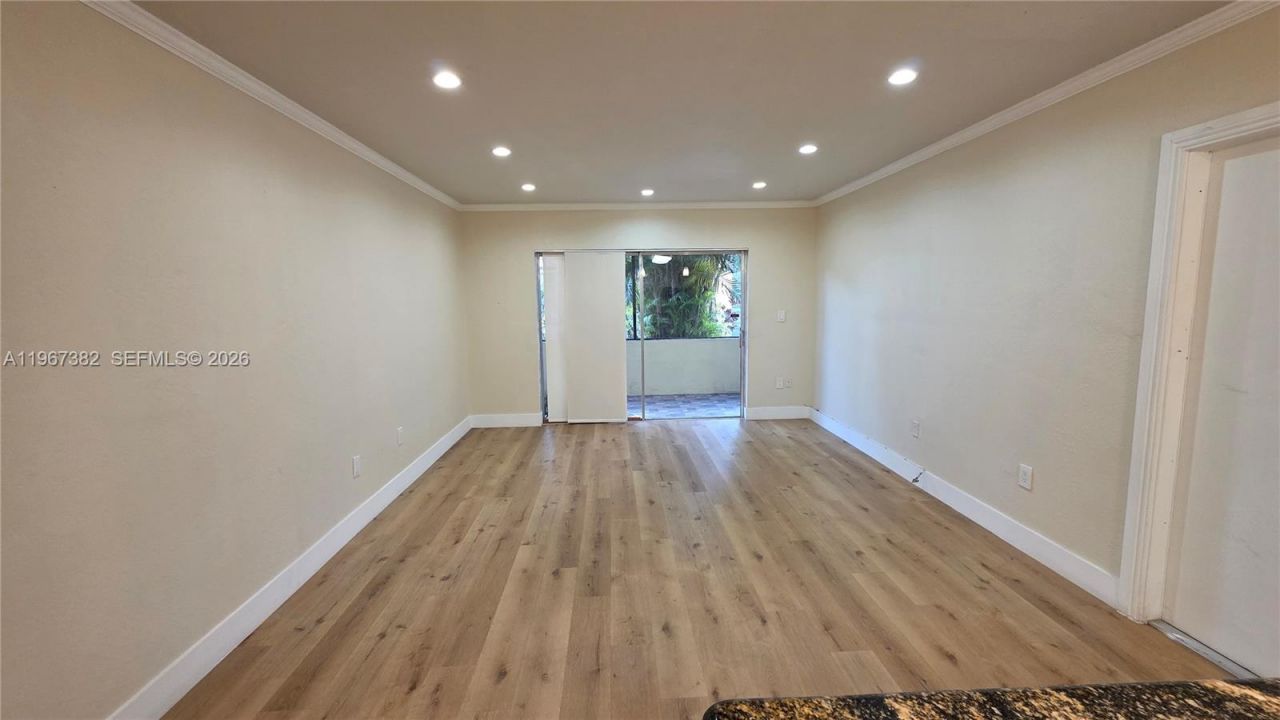7829 Miller Dr, Unit B104, Miami, FL 33155 Photo