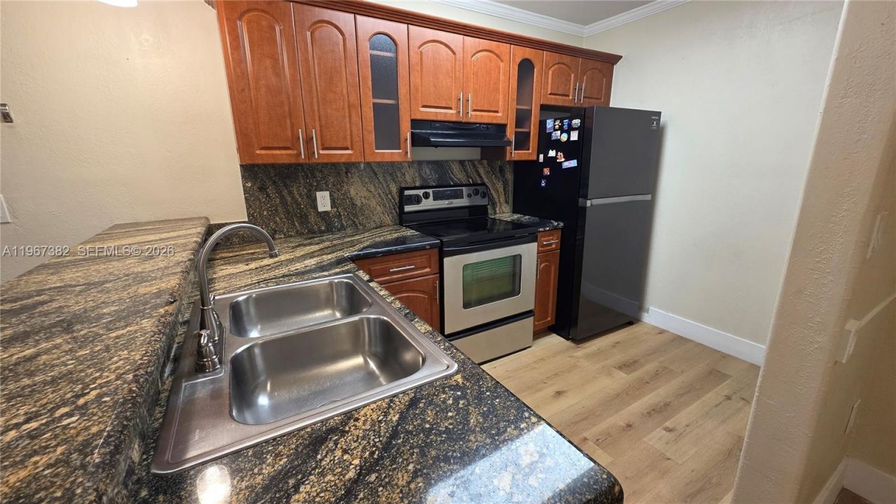 7829 Miller Dr, Unit B104, Miami, FL 33155 Photo