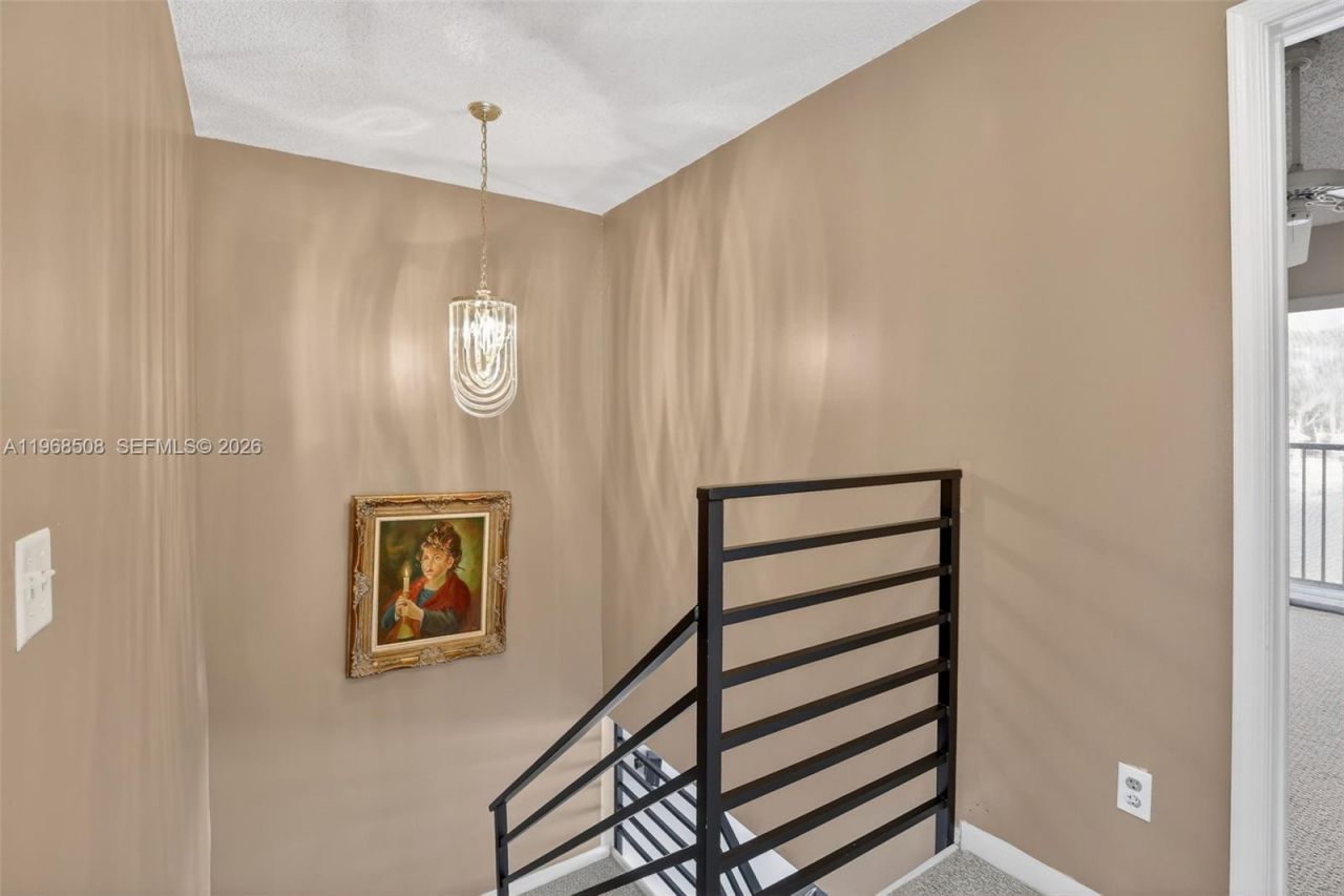 9080 Vineyard Lake Dr, Plantation, FL 33324 Photo