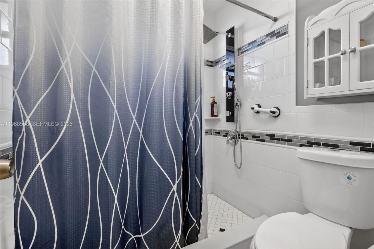 9080 Vineyard Lake Dr, Plantation, FL 33324 Photo