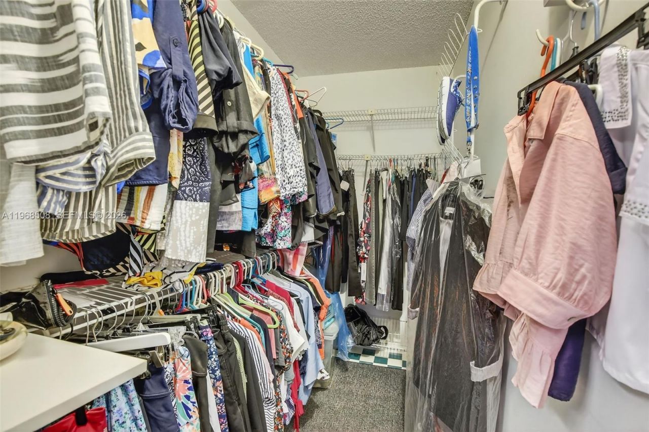 9080 Vineyard Lake Dr, Plantation, FL 33324 Photo