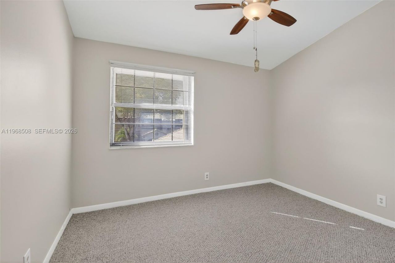 9080 Vineyard Lake Dr, Plantation, FL 33324 Photo