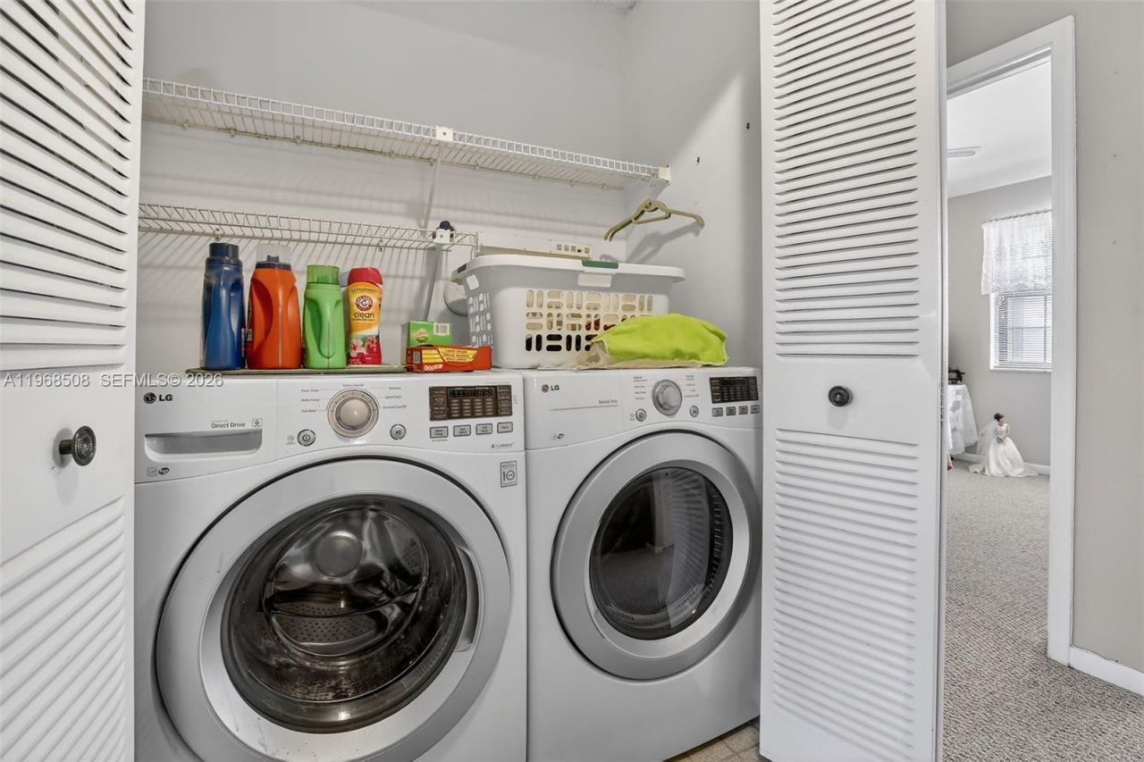 9080 Vineyard Lake Dr, Plantation, FL 33324 Photo