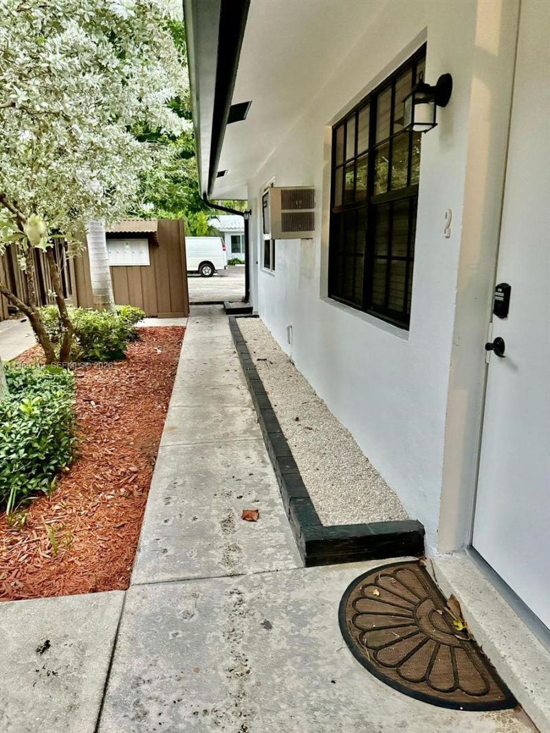 1240 NE 12th Ave , Unit 1, Fort Lauderdale, FL 33304 Photo