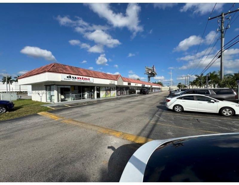 10550 NW 77th Ct, Unit 111, Hialeah Gardens, FL 33016 Photo