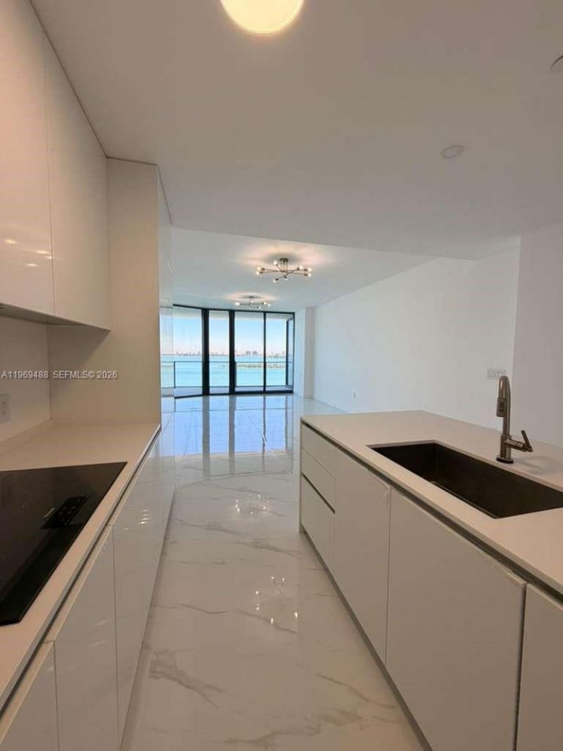 700 NE 24th St, Unit 1103, Miami, FL 33137 Photo