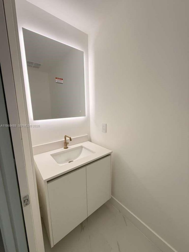 700 NE 24th St, Unit 1103, Miami, FL 33137 Photo