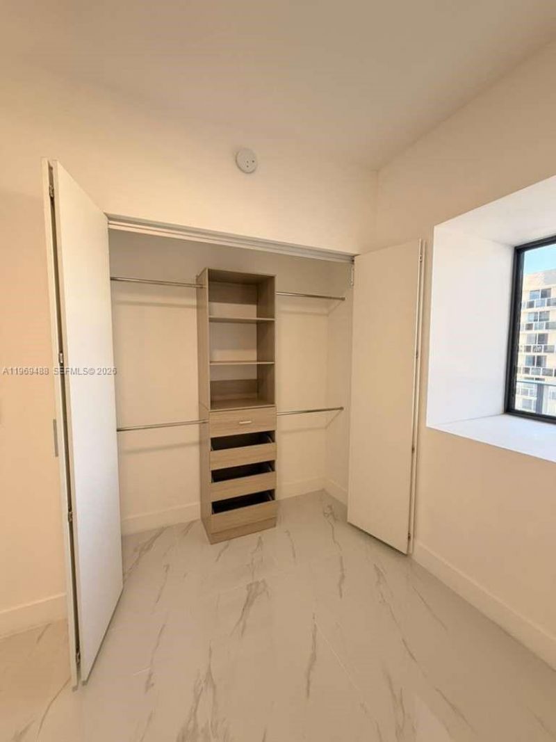 700 NE 24th St, Unit 1103, Miami, FL 33137 Photo