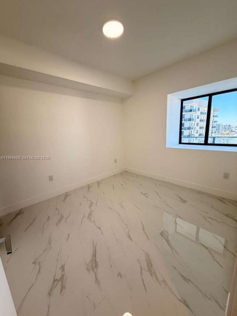 700 NE 24th St, Unit 1103, Miami, FL 33137 Photo