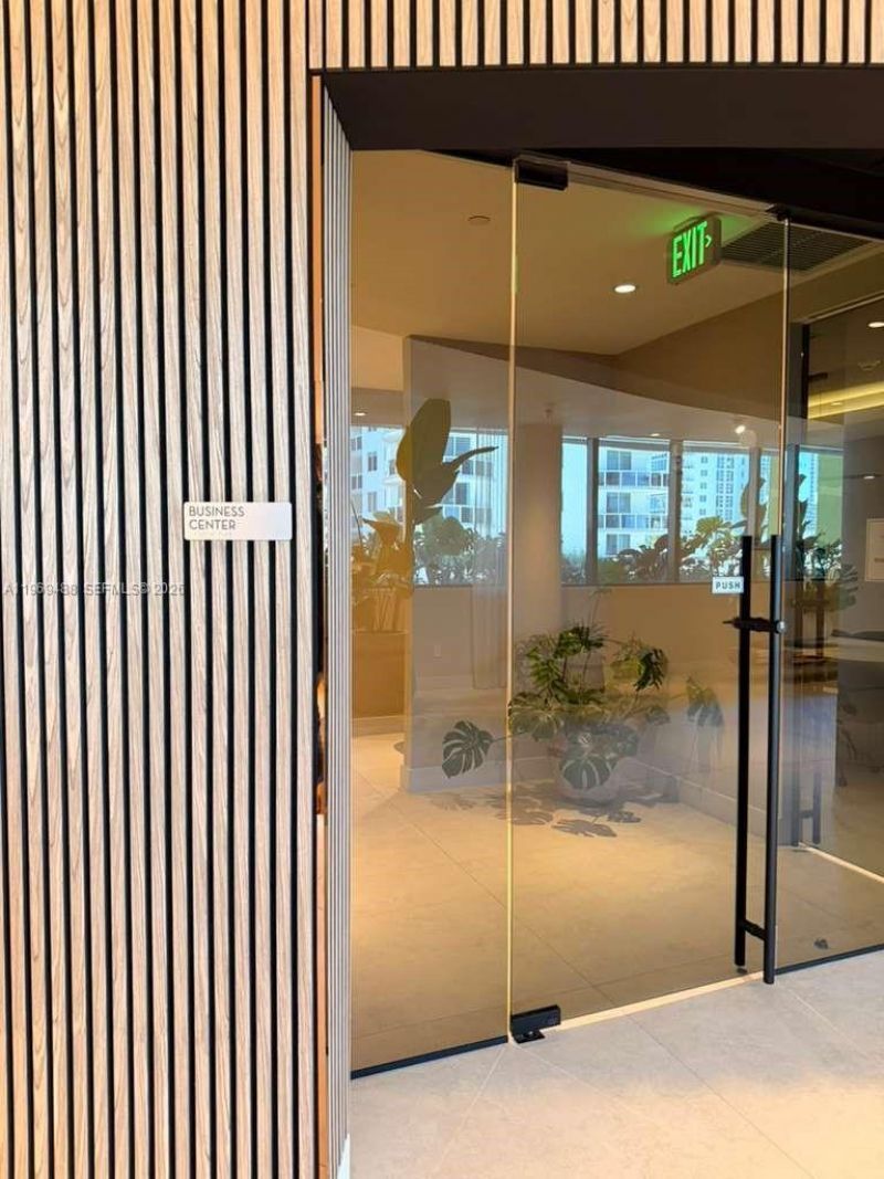 700 NE 24th St, Unit 1103, Miami, FL 33137 Photo