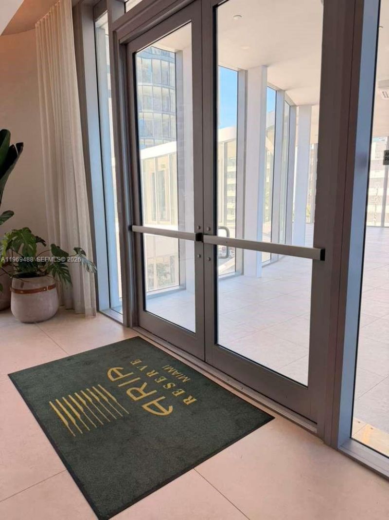 700 NE 24th St, Unit 1103, Miami, FL 33137 Photo