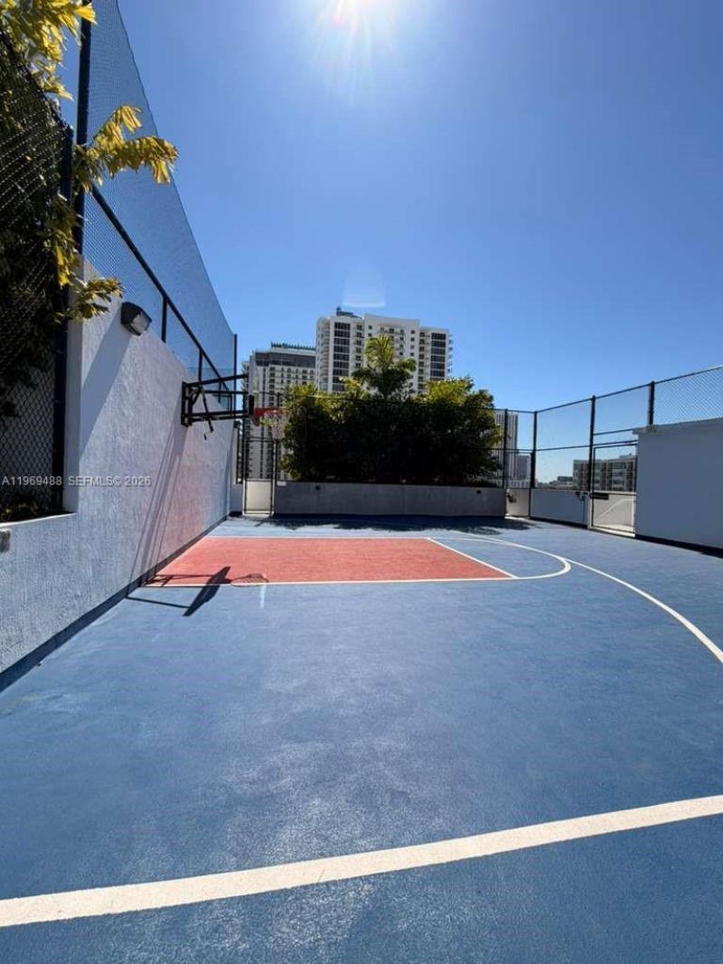 700 NE 24th St, Unit 1103, Miami, FL 33137 Photo