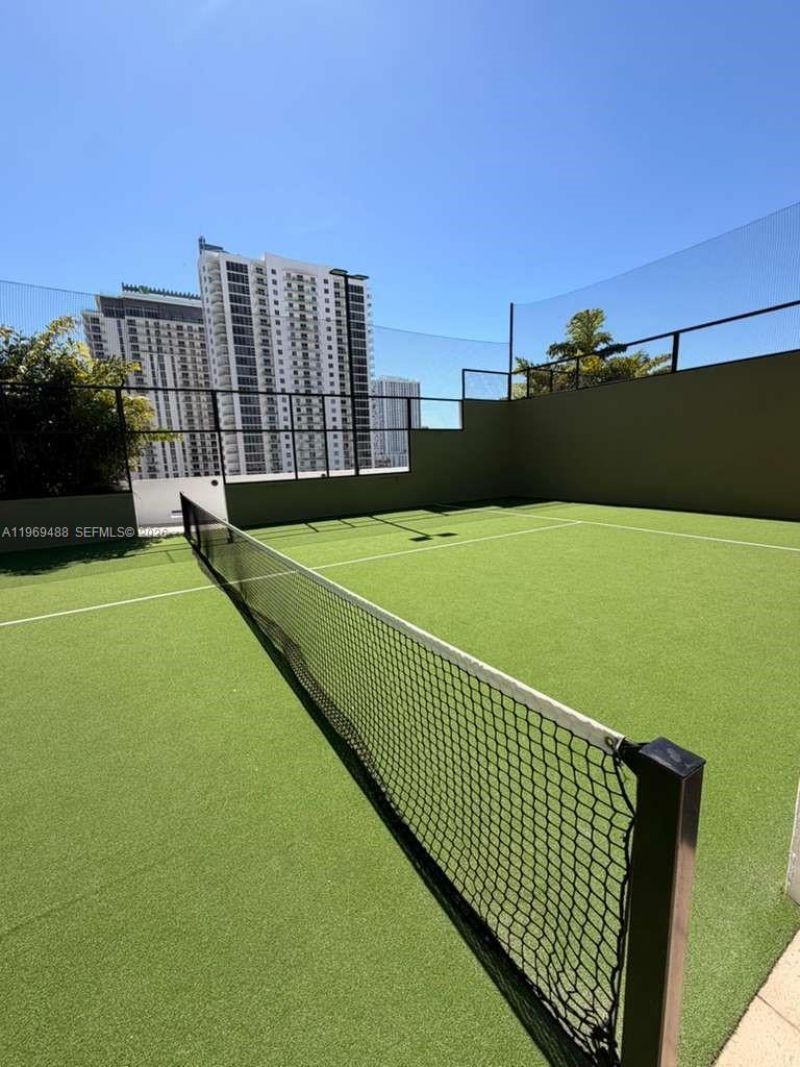 700 NE 24th St, Unit 1103, Miami, FL 33137 Photo