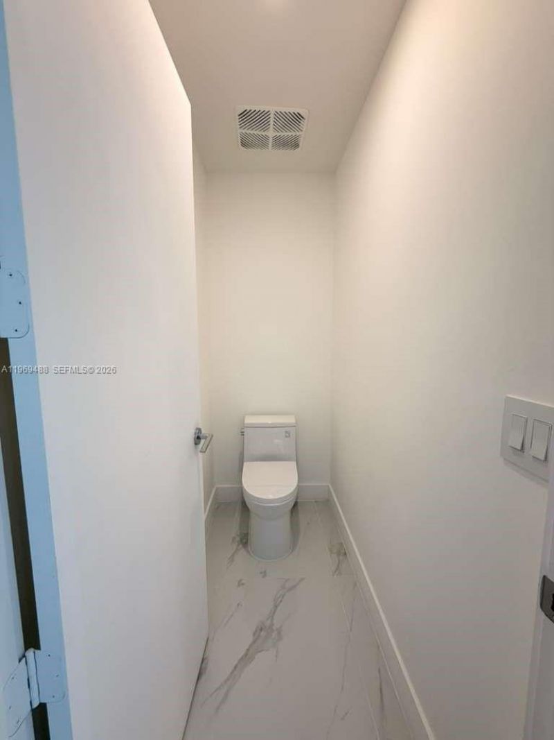 700 NE 24th St, Unit 1103, Miami, FL 33137 Photo