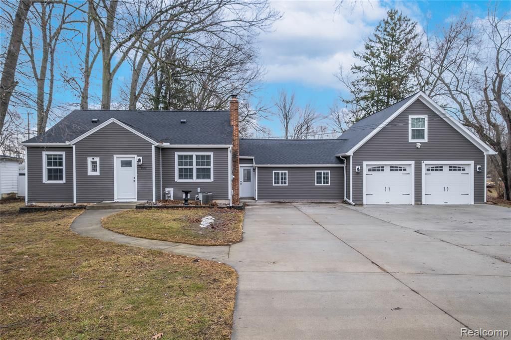 5526 Corunna Road, Flint Township, MI 48532 Main Photo