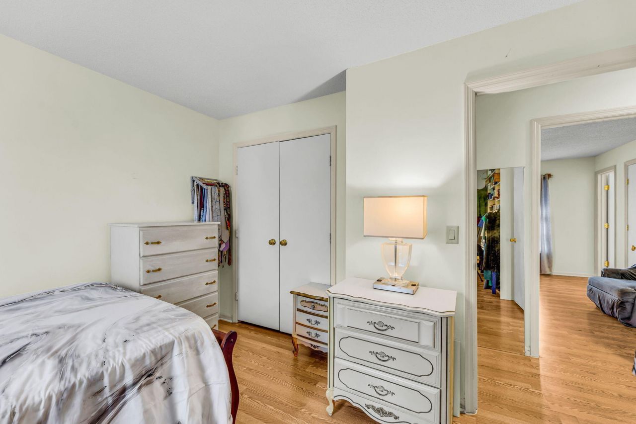 8121 Halifax Way Photo 16