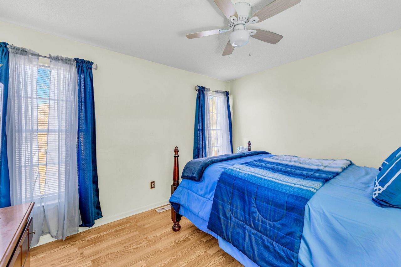 8121 Halifax Way Photo 18