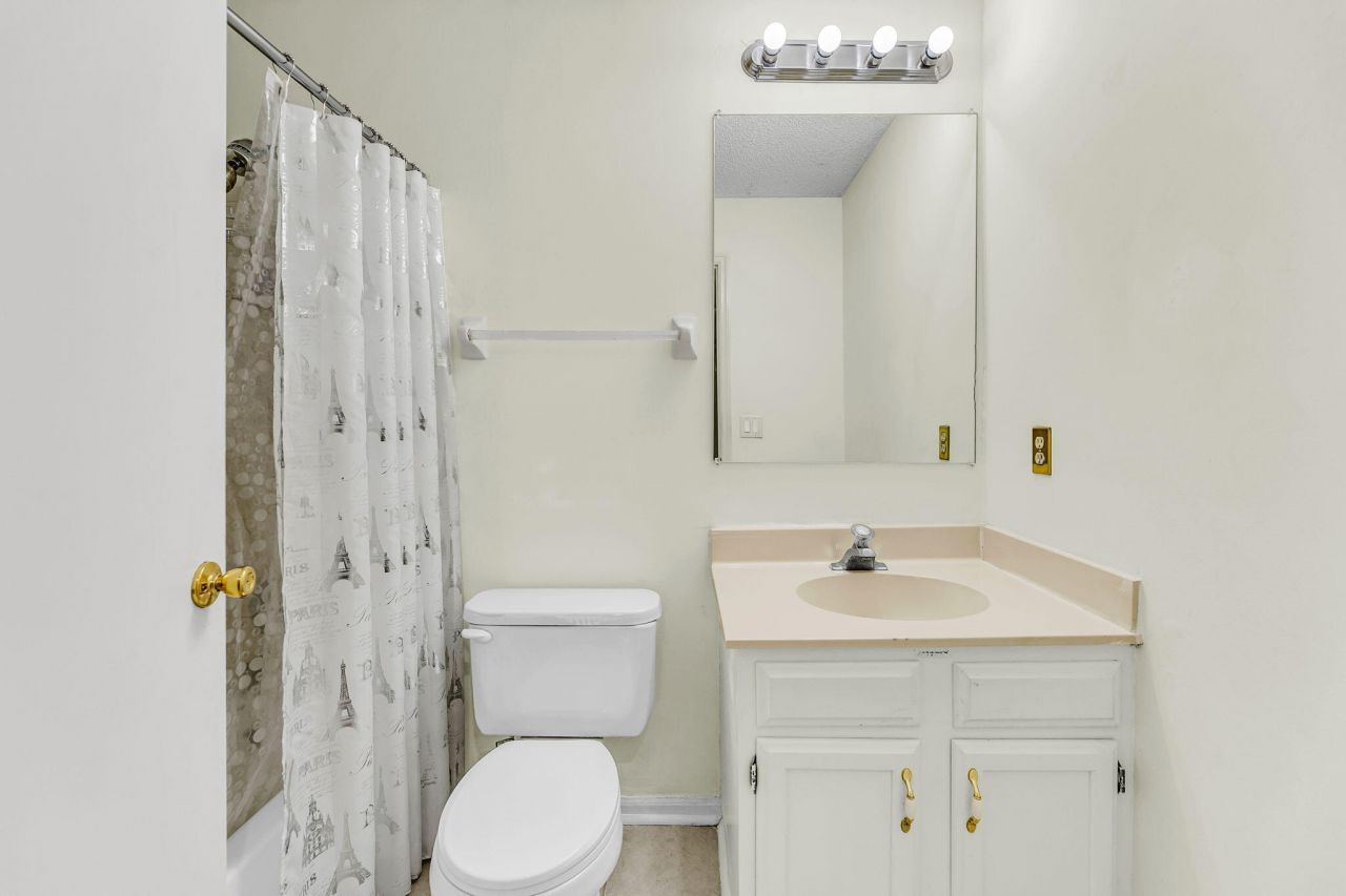 8121 Halifax Way Photo 19